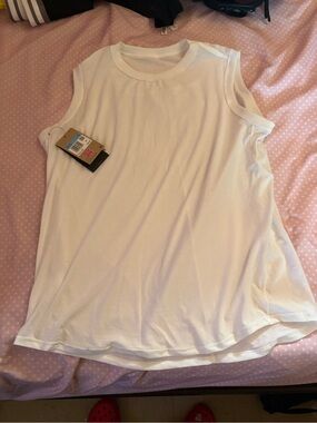 Nike Women's White Sleeveless Tank Top